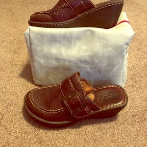 Born Wedge Mules Sz 7